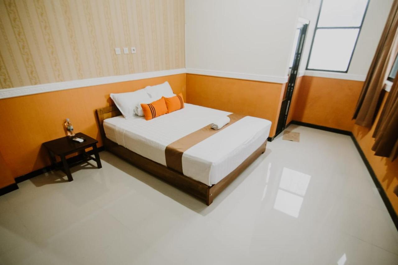 Grand Valonia Hotel Jembel Екстериор снимка