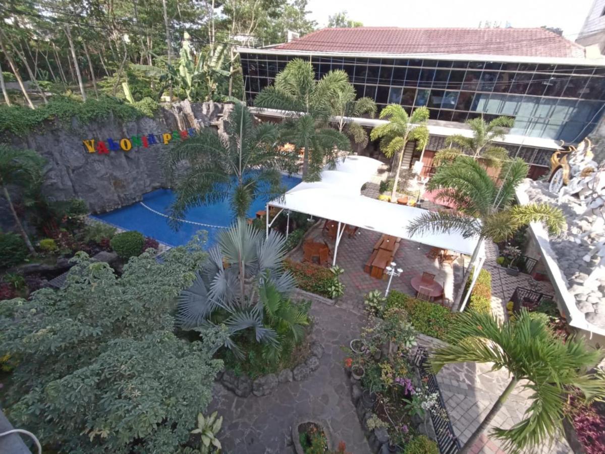Grand Valonia Hotel Jembel Екстериор снимка