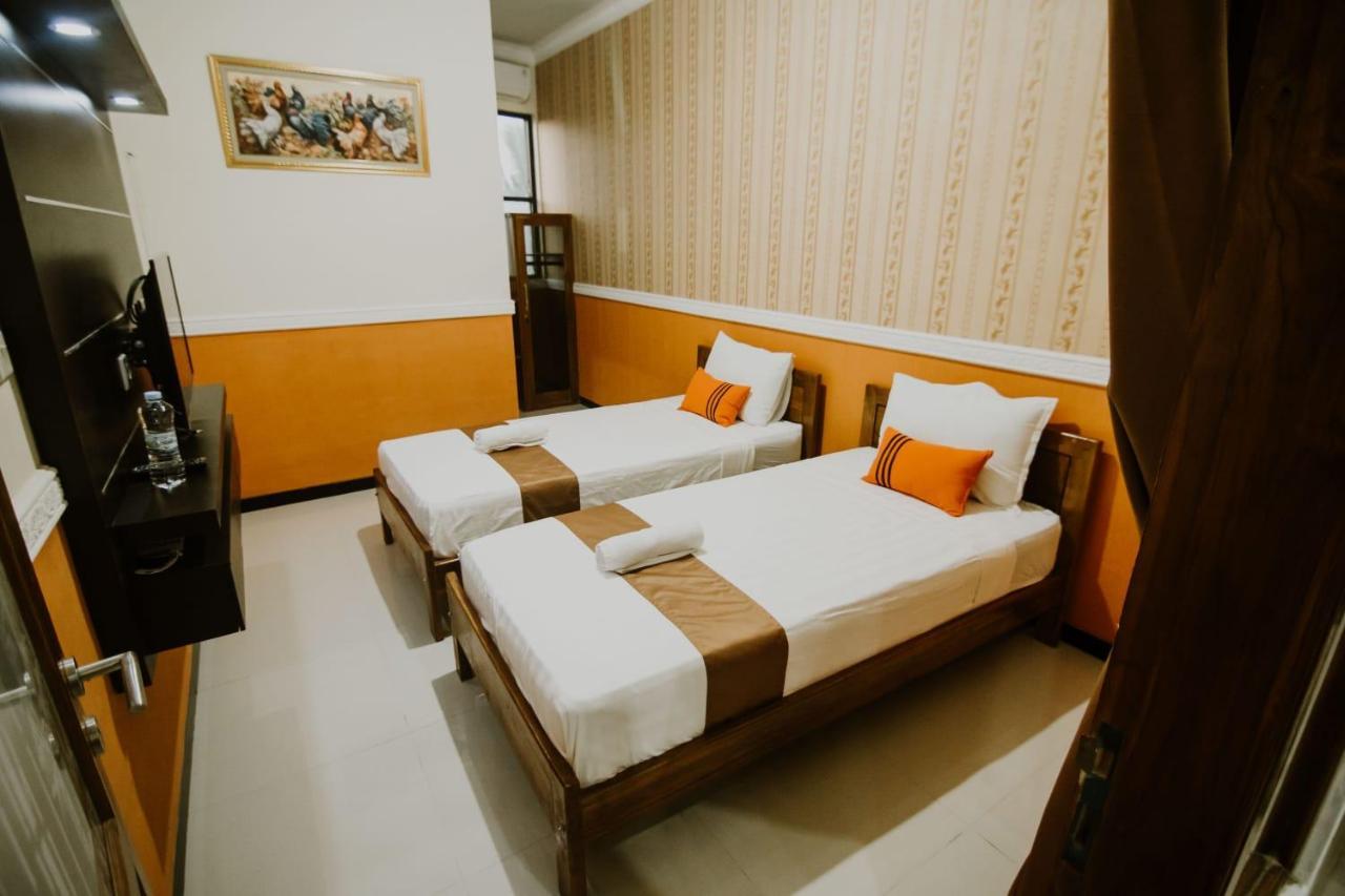 Grand Valonia Hotel Jembel Екстериор снимка