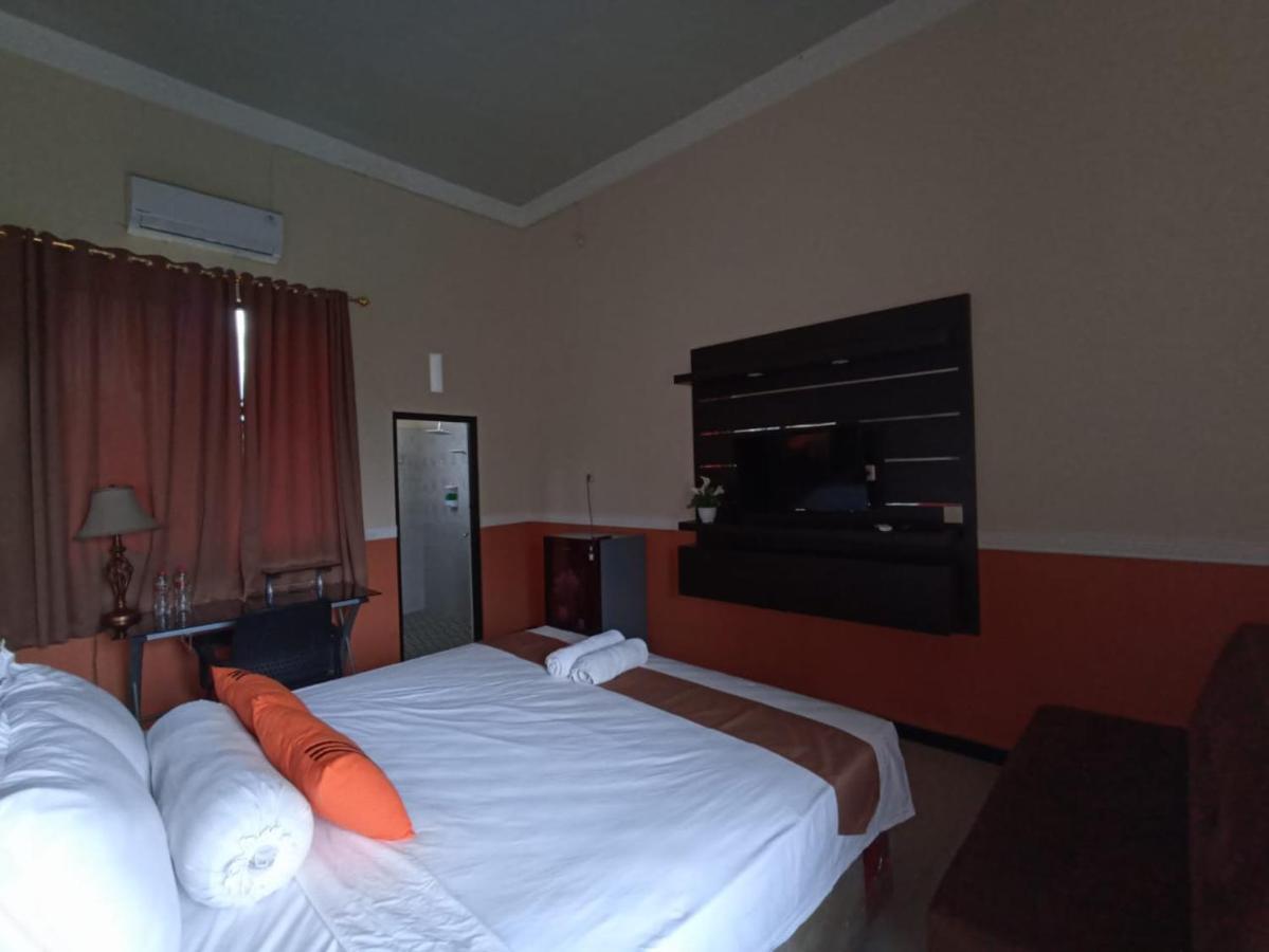 Grand Valonia Hotel Jembel Екстериор снимка