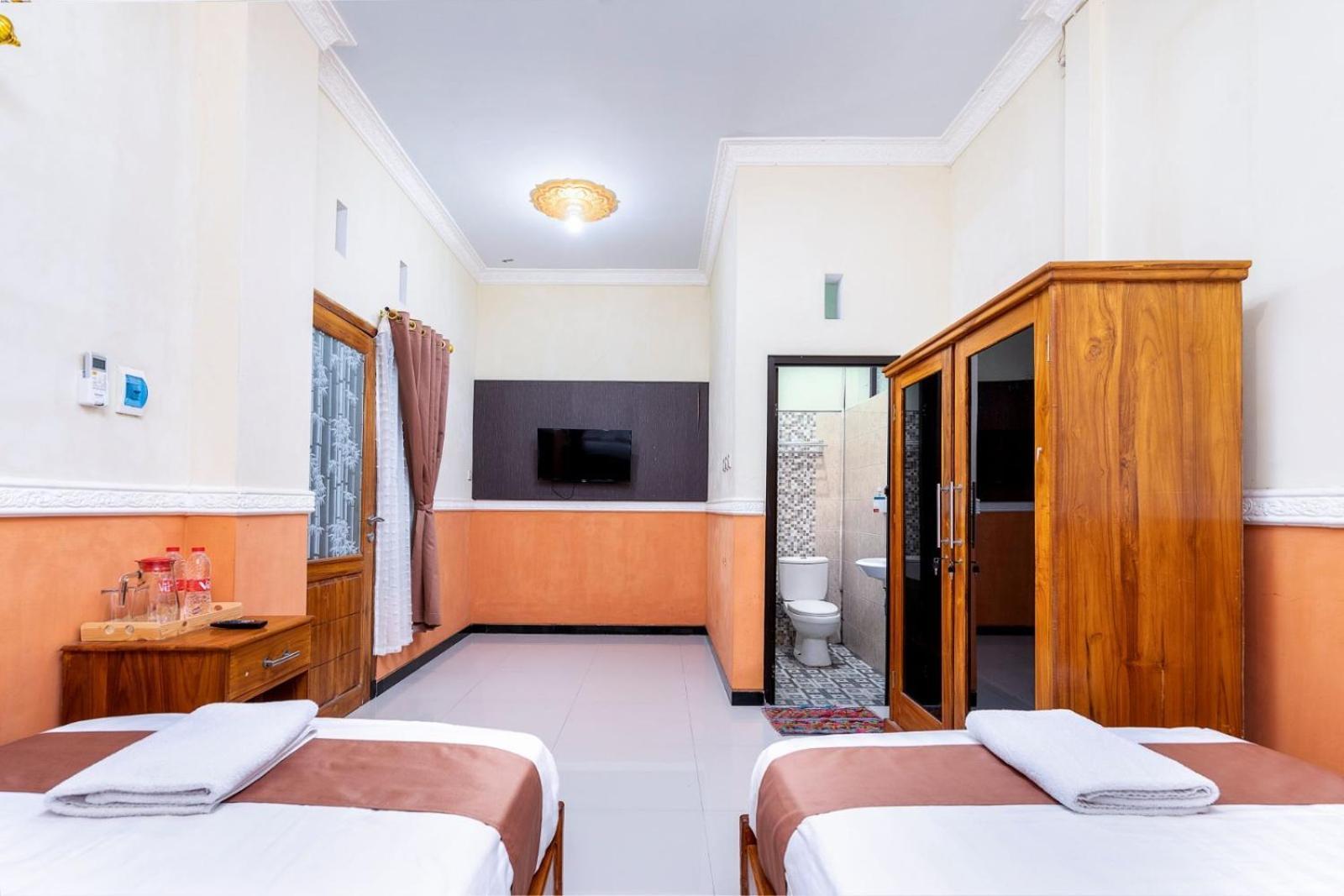 Grand Valonia Hotel Jembel Екстериор снимка