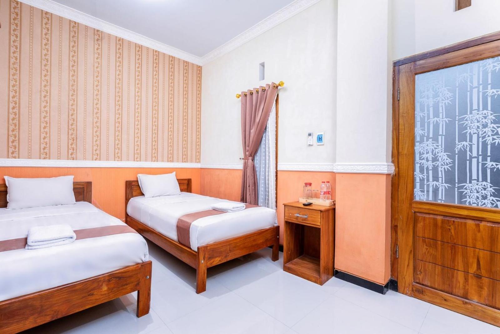 Grand Valonia Hotel Jembel Екстериор снимка