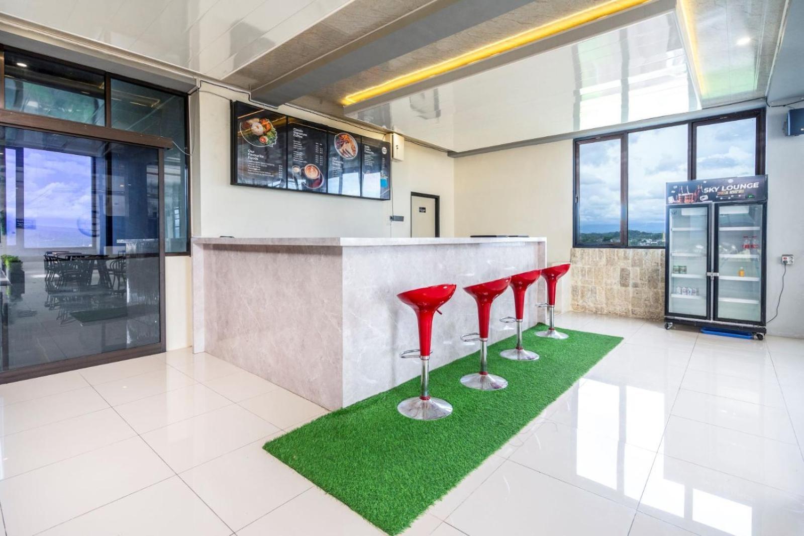 Grand Valonia Hotel Jembel Екстериор снимка