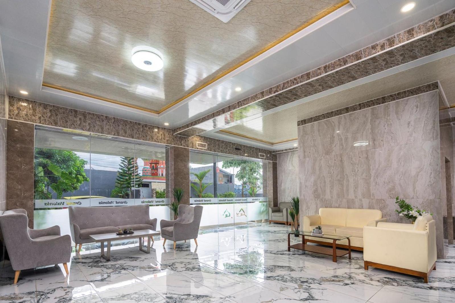 Grand Valonia Hotel Jembel Екстериор снимка