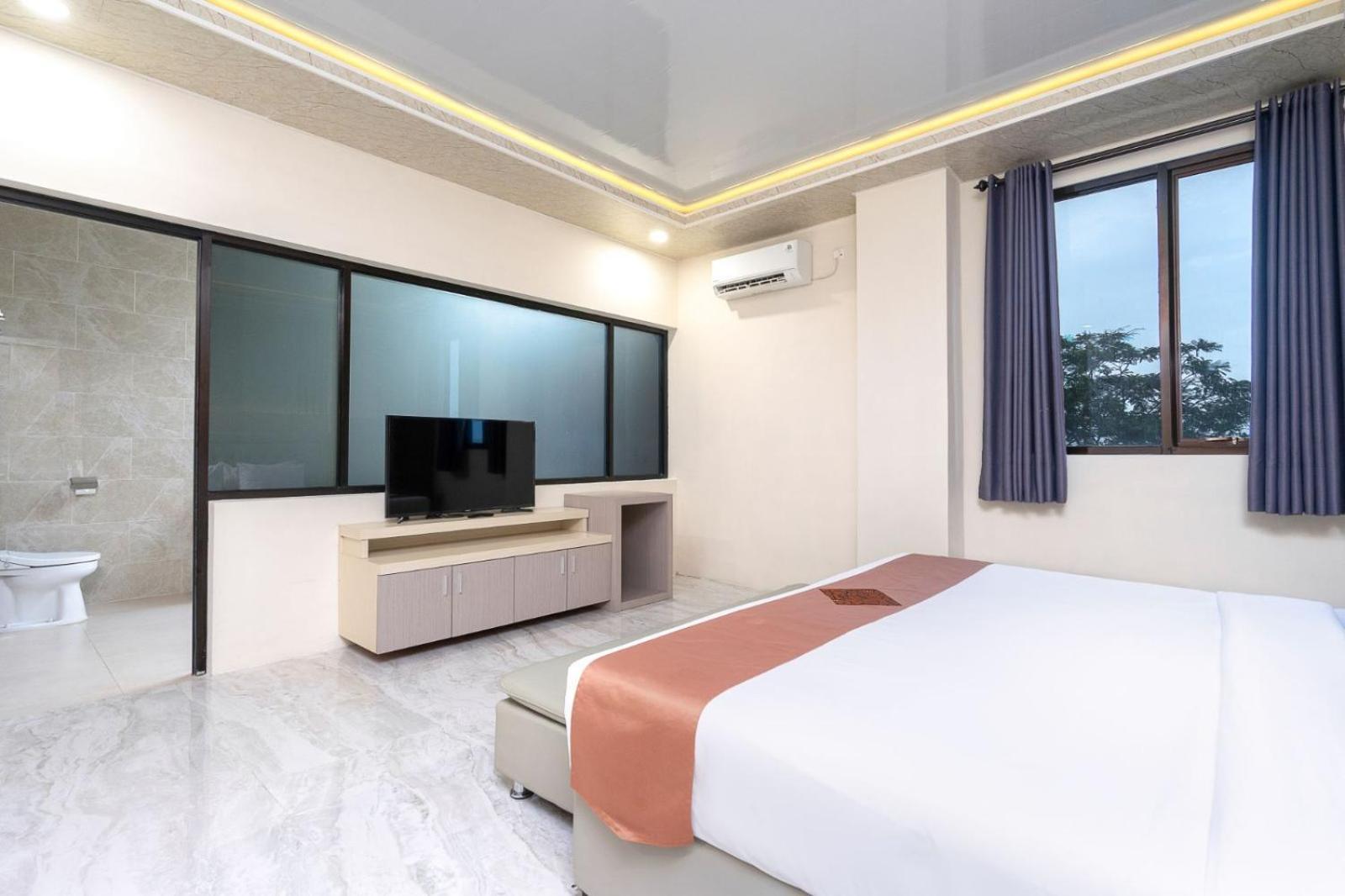 Grand Valonia Hotel Jembel Екстериор снимка